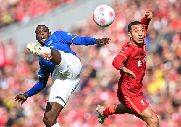 卫埃莫森与 卫埃莫森与